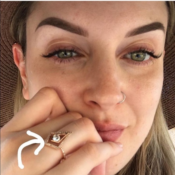 Meet your Posher, Tianna - Picture 3 of 8